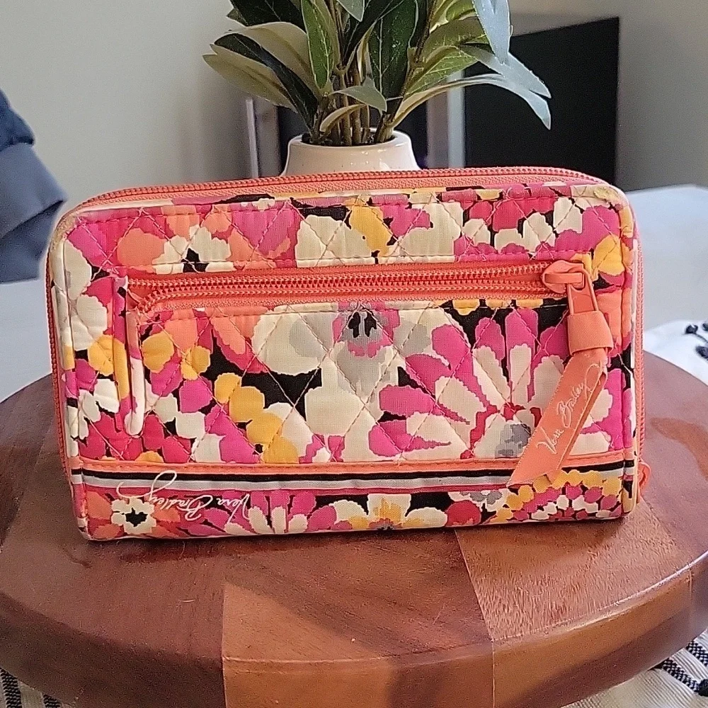 Vera Bradley turnlock Floral Salmon and Pink Women's zip close bifold Wallet - Picture 2 of 8
